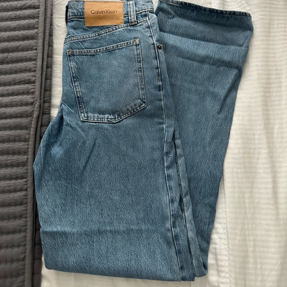 Calvin Klein High Waist Relaxed Straight Jeans - Picture 5 of 6